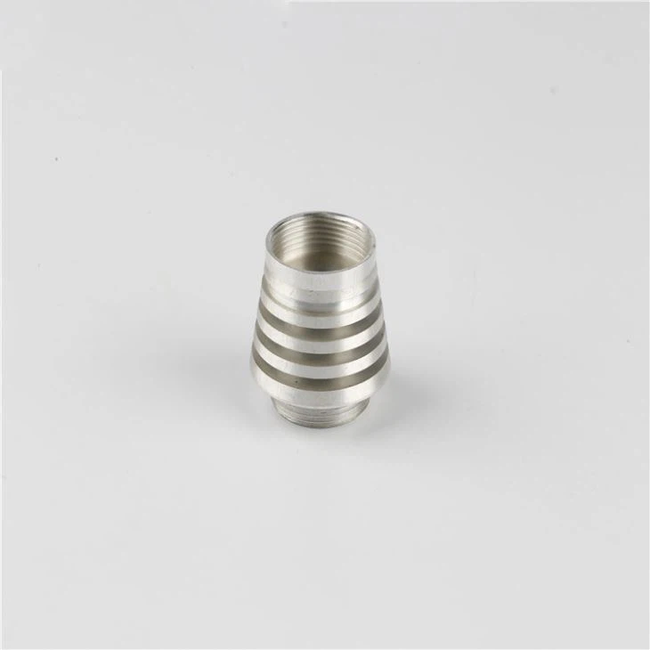 Почистващ робот Stud